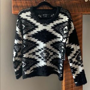 N Touch Aztec pattern sweater